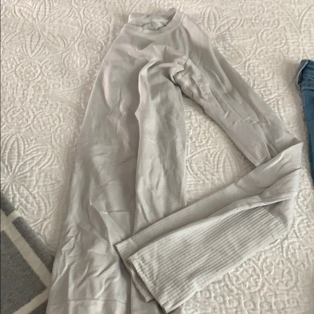 Lululemon Swiftly Tech long sleeve